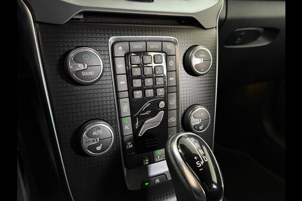 Volvo V40 2.0 T5 245 PK R-Design | BLIS | Adaptive Cruise Control | Navigatie