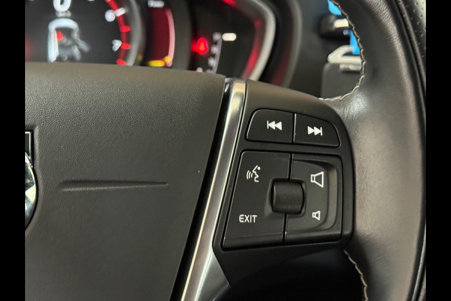 Volvo V40 2.0 T5 245 PK R-Design | BLIS | Adaptive Cruise Control | Navigatie