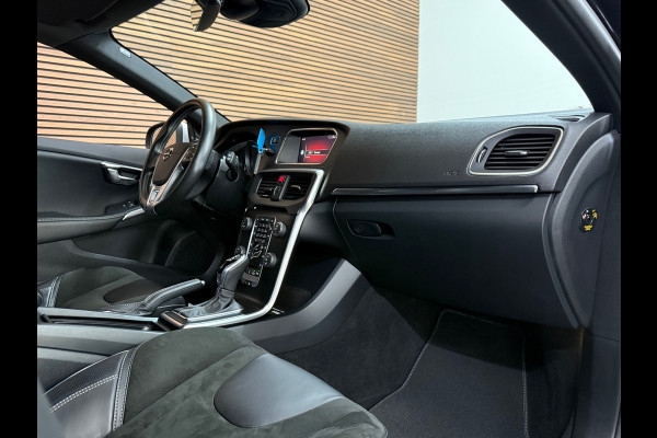 Volvo V40 2.0 T5 245 PK R-Design | BLIS | Adaptive Cruise Control | Navigatie