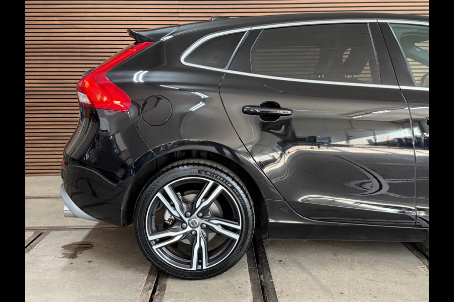 Volvo V40 2.0 T5 245 PK R-Design | BLIS | Adaptive Cruise Control | Navigatie