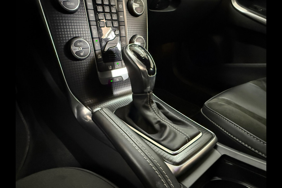 Volvo V40 2.0 T5 245 PK R-Design | BLIS | Adaptive Cruise Control | Navigatie