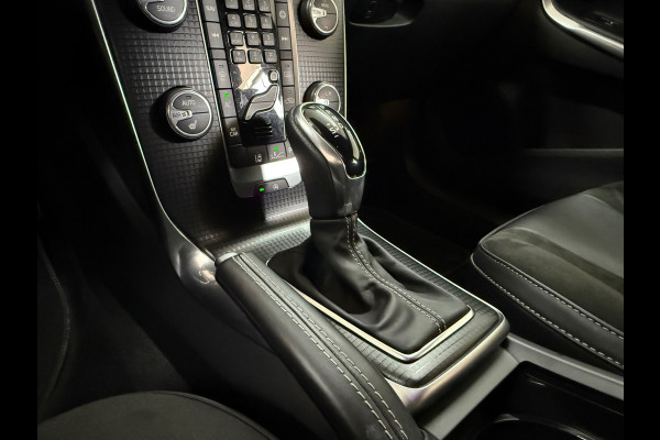 Volvo V40 2.0 T5 245 PK R-Design | BLIS | Adaptive Cruise Control | Navigatie