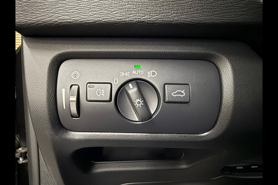Volvo V40 2.0 T5 245 PK R-Design | BLIS | Adaptive Cruise Control | Navigatie