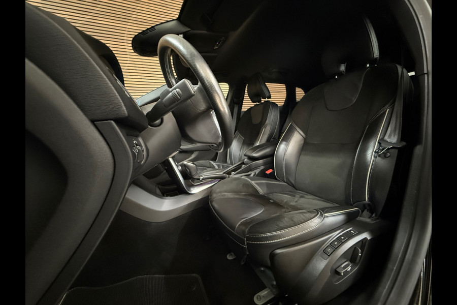Volvo V40 2.0 T5 245 PK R-Design | BLIS | Adaptive Cruise Control | Navigatie