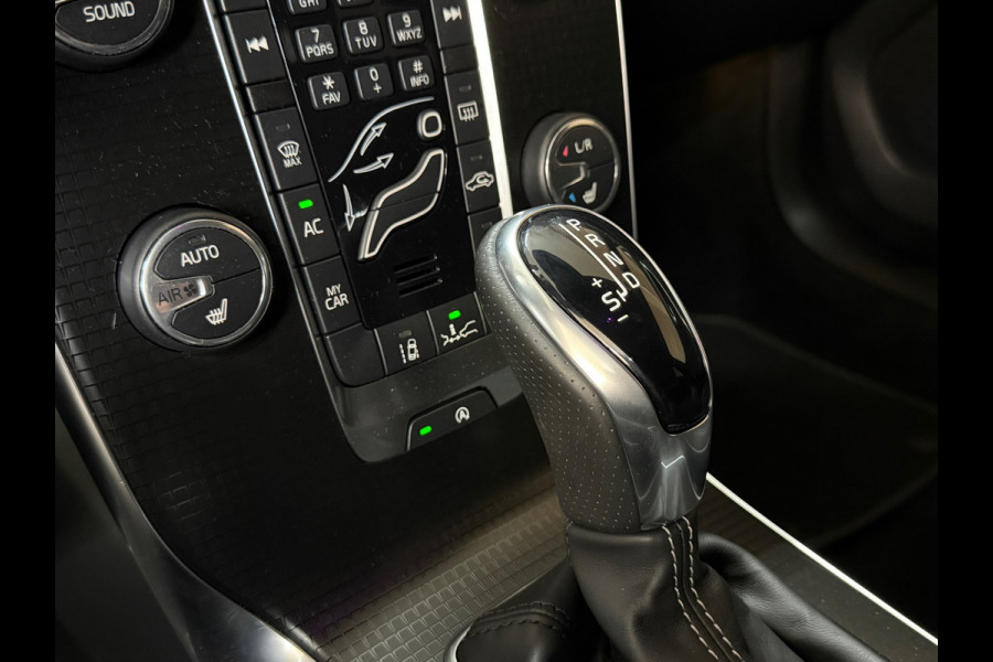 Volvo V40 2.0 T5 245 PK R-Design | BLIS | Adaptive Cruise Control | Navigatie