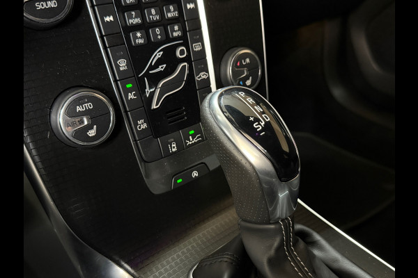 Volvo V40 2.0 T5 245 PK R-Design | BLIS | Adaptive Cruise Control | Navigatie