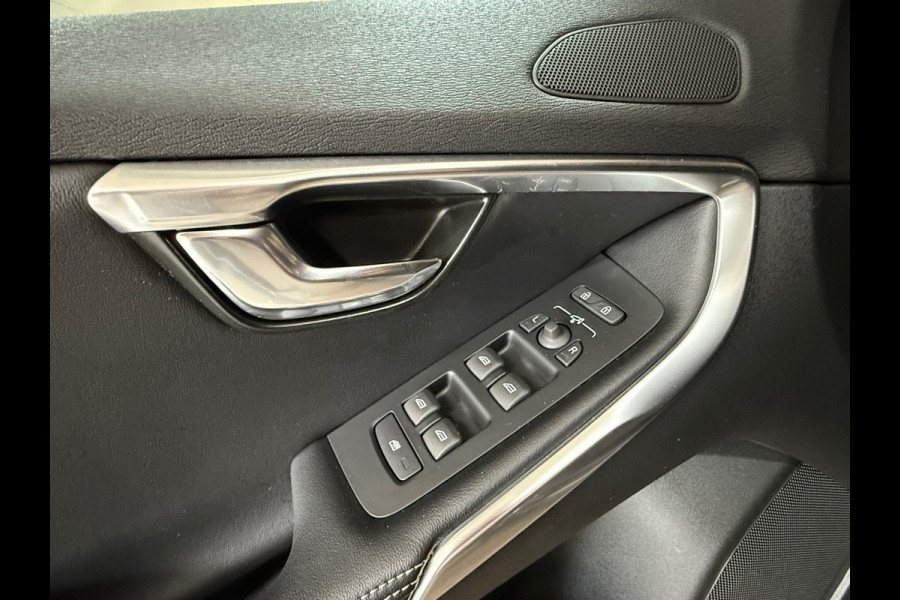 Volvo V40 2.0 T5 245 PK R-Design | BLIS | Adaptive Cruise Control | Navigatie
