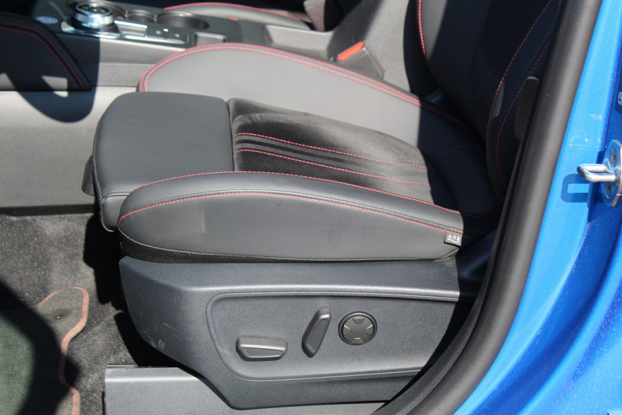 Ford Kuga 2.5 243 pk PHEV ST-Line X Nieuw Model , 2100kg Trekgewicht AGR Stoelen L+R , Camera , Zeer veel comfort Winter Pack, Technology Pack, fab. gar. t/m 20-08-2028