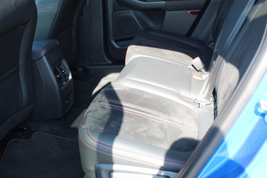Ford Kuga 2.5 243 pk PHEV ST-Line X Nieuw Model , 2100kg Trekgewicht AGR Stoelen L+R , Camera , Zeer veel comfort Winter Pack, Technology Pack, fab. gar. t/m 20-08-2028