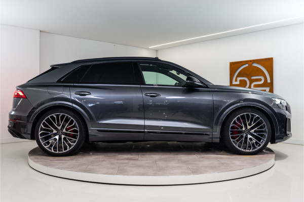 Audi Q8 60 TFSI E Quattro S-Edition Competition 490PK FACELIFT | 2025 PER DIRECT LEVERBAAR | 5 Jaar Garantie | BOMVOL!