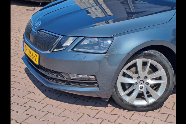 Škoda Octavia Combi 1.0 TSI Greentech Ambition Business | LED | Trekhaak | Navi | PDC | App-connect |
