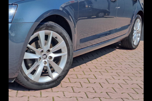 Škoda Octavia Combi 1.0 TSI Greentech Ambition Business | LED | Trekhaak | Navi | PDC | App-connect |