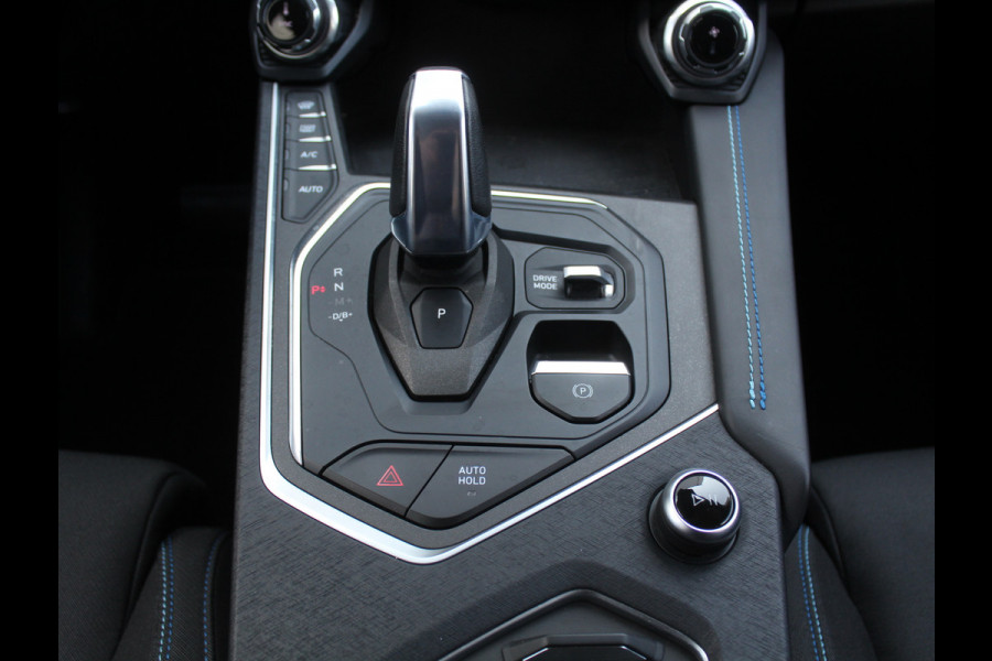 Lynk & Co 01 1.5 12 X OP VOORRAAD V.A. 40.000 KM | CARPLAY | 360CAMERA | DAB | PANODAK | LED | STOELVERW | ADAPCRUISE | WIFI |