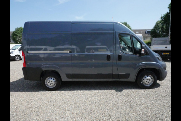Peugeot Boxer 2.2 BlueHDi 120PK, L2H2, Airco