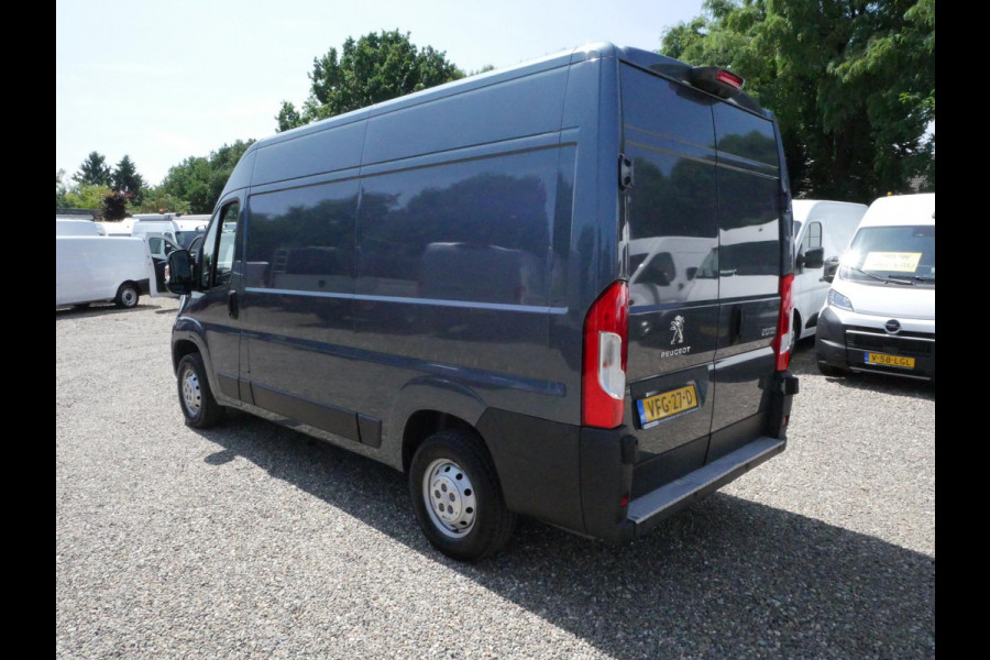Peugeot Boxer 2.2 BlueHDi 120PK, L2H2, Airco