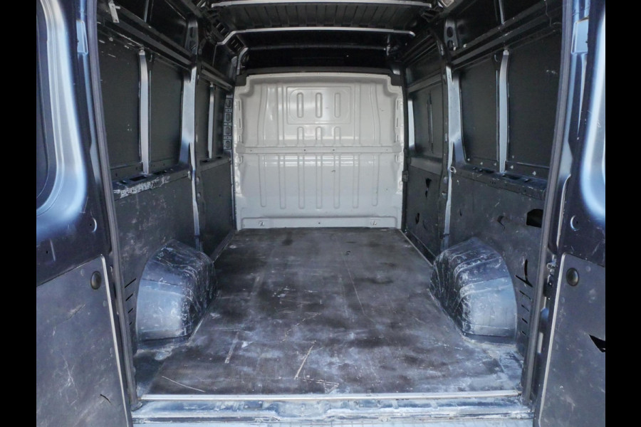 Peugeot Boxer 2.2 BlueHDi 120PK, L2H2, Airco