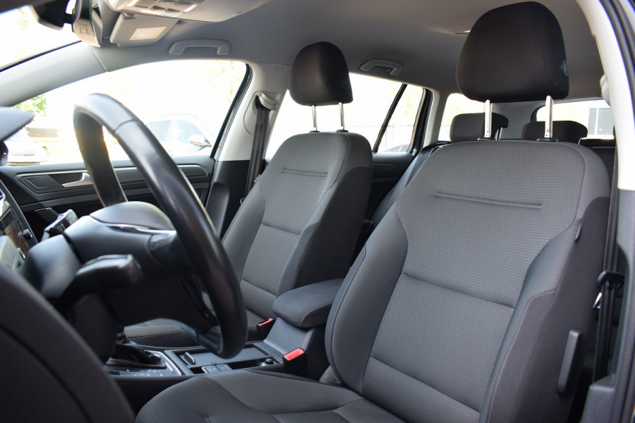 Volkswagen GOLF Variant 1.0 TSI Comfortline Business | Automaat | Apple CarPlay | ACC | Climate