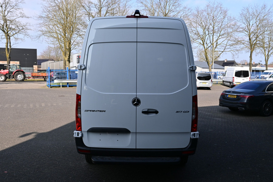 Mercedes-Benz Sprinter 317 CDI L2H2 PTO, Geveerde stoel, Standkachel, MBUX met navigatie en camera