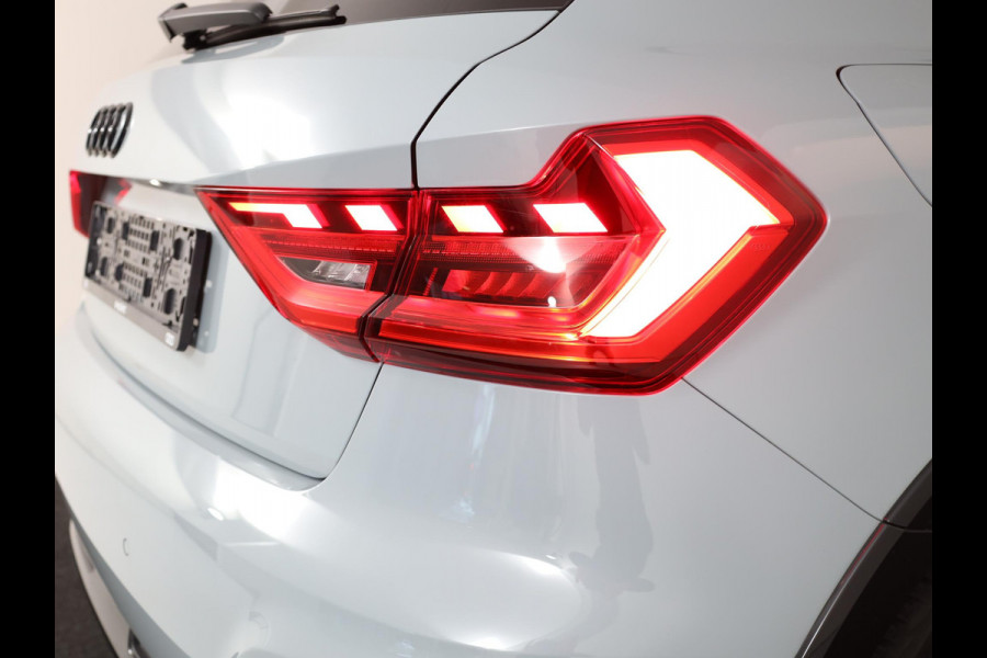 Audi A1 allstreet 30 TFSI Advanced edition 116pk S-tronic | Lederen bekleding | Sonos Audio | Dynamic pakket | 17 inch Lichtmetalen velgen