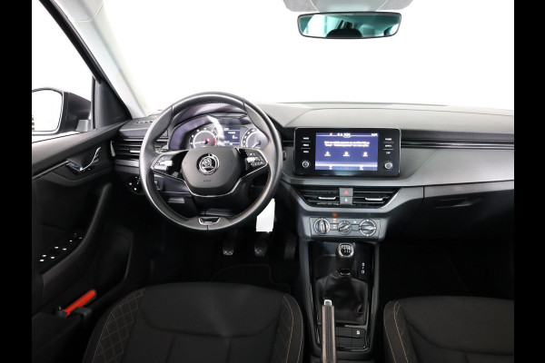 Škoda Kamiq 1.0 TSI Ambition 110 PK | Navigatie via app | Parkeersensoren | LM velgen |