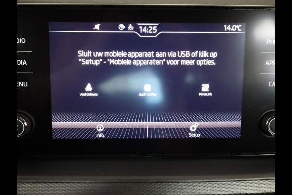 Škoda Kamiq 1.0 TSI Ambition 110 PK | Navigatie via app | Parkeersensoren | LM velgen |