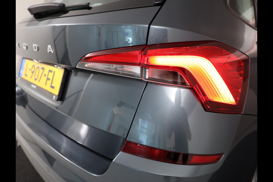 Škoda Kamiq 1.0 TSI Ambition 110 PK | Navigatie via app | Parkeersensoren | LM velgen |