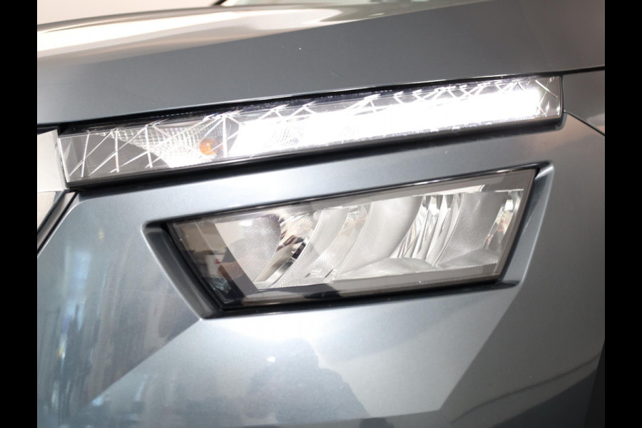 Škoda Kamiq 1.0 TSI Ambition 110 PK | Navigatie via app | Parkeersensoren | LM velgen |