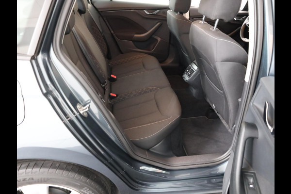 Škoda Kamiq 1.0 TSI Ambition 110 PK | Navigatie via app | Parkeersensoren | LM velgen |