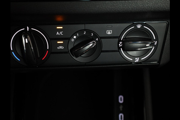 Škoda Kamiq 1.0 TSI Ambition 110 PK | Navigatie via app | Parkeersensoren | LM velgen |