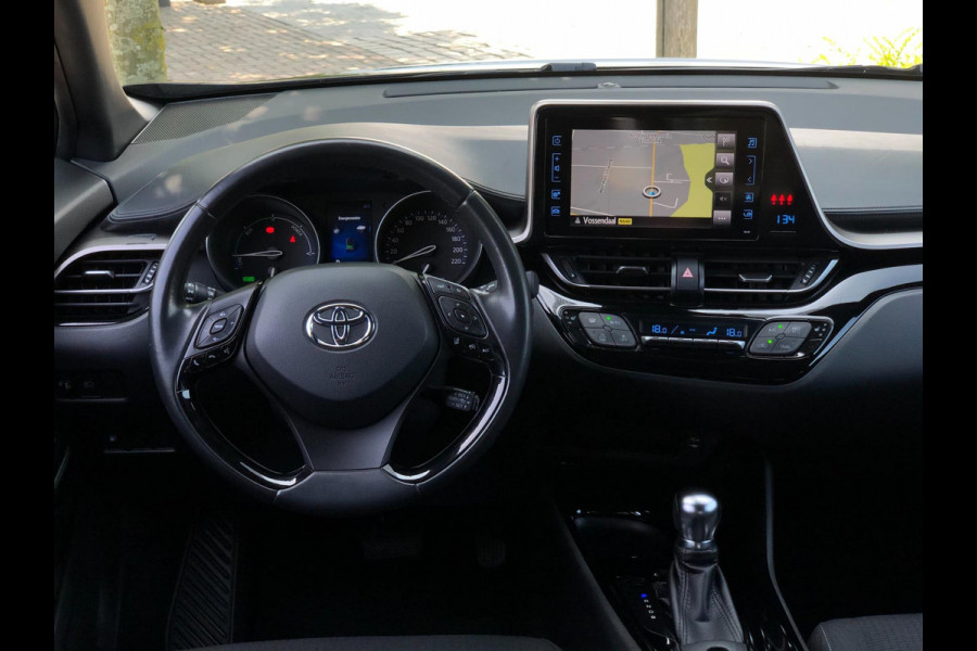 Toyota C-HR 1.8 Hybrid Dynamic | Navi, Cruise, Clima, Stoelverw., DAB, Camera | NAP |