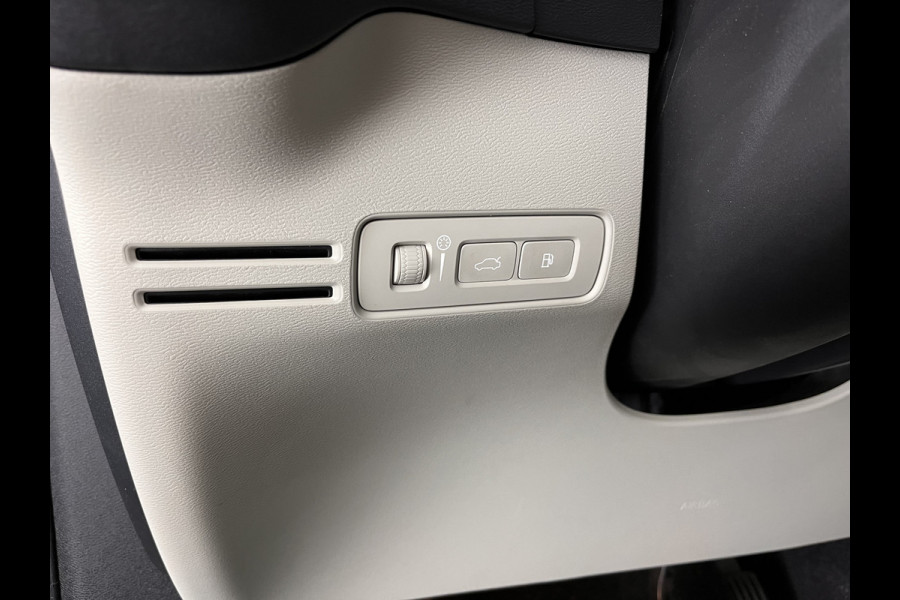 Volvo XC40 1.5 T5 Twin Engine Inscription (INCL-BTW) *PANO | LUXURY-LEATHER | FULL-LED | HARMAN/KARDON-AUDIO | DIGI-COCKPIT | HEATED-COMFORTSEATS | NAVI-FULLMAP | CARPLAY | TOWBAR | 19''ALU*