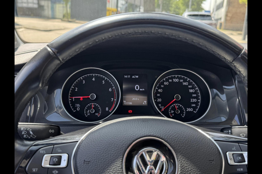 Volkswagen Golf 1.0 TSI Business Edition - Panorama dak I Navigatie I Airco I LED I PDC I Sport velgen I Dealer onderhouden