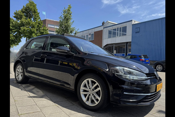 Volkswagen Golf 1.0 TSI Business Edition - Panorama dak I Navigatie I Airco I LED I PDC I Sport velgen I Dealer onderhouden