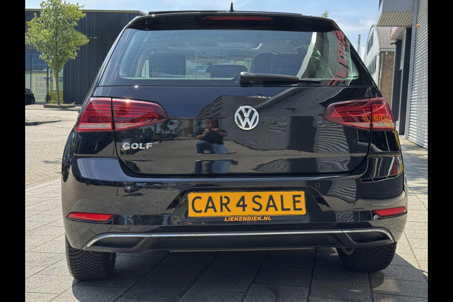 Volkswagen Golf 1.0 TSI Business Edition - Panorama dak I Navigatie I Airco I LED I PDC I Sport velgen I Dealer onderhouden