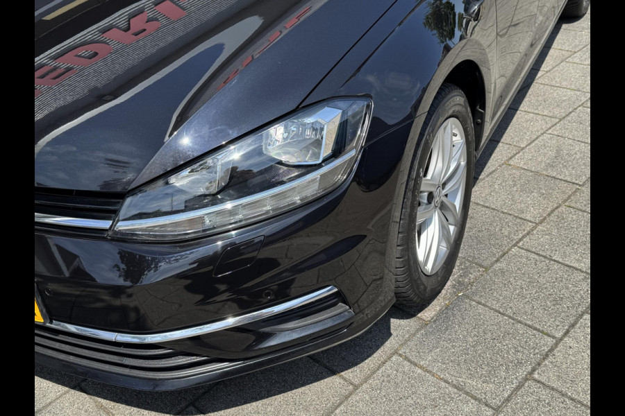 Volkswagen Golf 1.0 TSI Business Edition - Panorama dak I Navigatie I Airco I LED I PDC I Sport velgen I Dealer onderhouden
