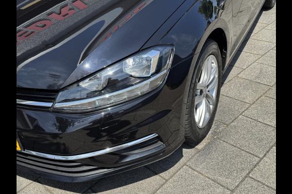 Volkswagen Golf 1.0 TSI Business Edition - Panorama dak I Navigatie I Airco I LED I PDC I Sport velgen I Dealer onderhouden