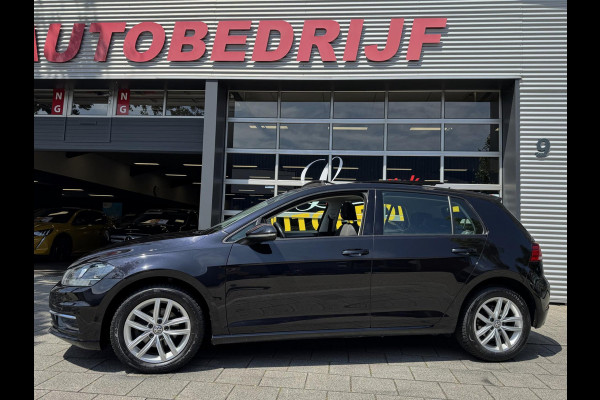 Volkswagen Golf 1.0 TSI Business Edition - Panorama dak I Navigatie I Airco I LED I PDC I Sport velgen I Dealer onderhouden