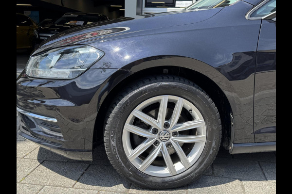 Volkswagen Golf 1.0 TSI Business Edition - Panorama dak I Navigatie I Airco I LED I PDC I Sport velgen I Dealer onderhouden