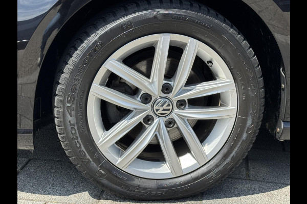 Volkswagen Golf 1.0 TSI Business Edition - Panorama dak I Navigatie I Airco I LED I PDC I Sport velgen I Dealer onderhouden