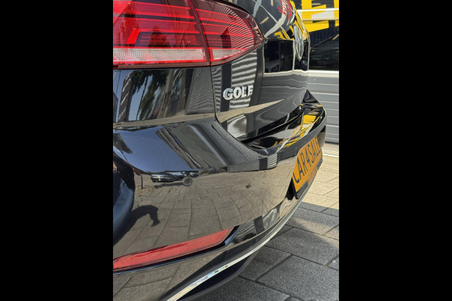 Volkswagen Golf 1.0 TSI Business Edition - Panorama dak I Navigatie I Airco I LED I PDC I Sport velgen I Dealer onderhouden
