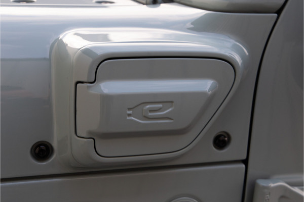 Jeep Wrangler Unlimited 4xe 380pk Brute Richmond Pure Skyview, VOL Nwpr. 155.000,-