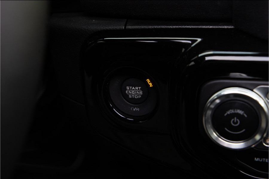 Jeep Wrangler Unlimited 4xe 380pk Brute Richmond Pure Skyview, VOL Nwpr. 155.000,-