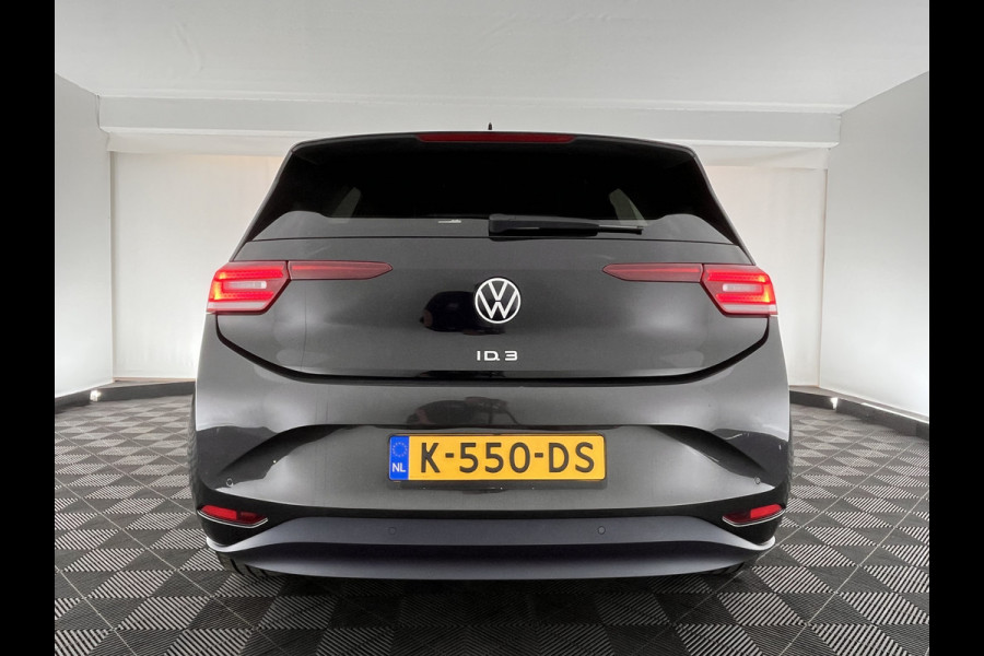 Volkswagen ID.3 First Plus 58 kWh [ 3-Fase ] (INCL.BTW) *FULL-LED | MATRIX-LED | DIGI-COCKPIT | NAVI-FULLMAP | AMBIENT-LIGHT | KEYLESS | CAMERA | COMFORT-SEATS | DAB+ | ECC | PDC | CRUISE | 19''ALU*