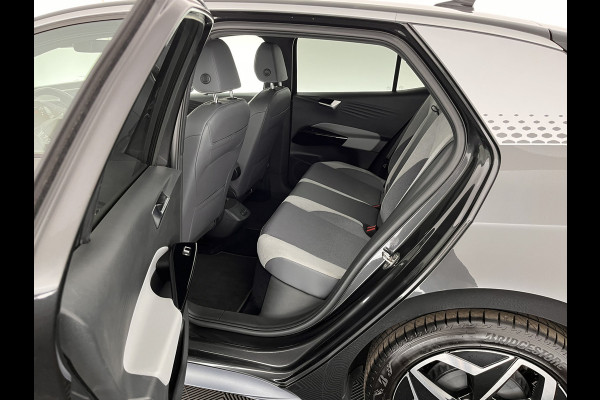 Volkswagen ID.3 First Plus 58 kWh [ 3-Fase ] (INCL.BTW) *FULL-LED | MATRIX-LED | DIGI-COCKPIT | NAVI-FULLMAP | AMBIENT-LIGHT | KEYLESS | CAMERA | COMFORT-SEATS | DAB+ | ECC | PDC | CRUISE | 19''ALU*