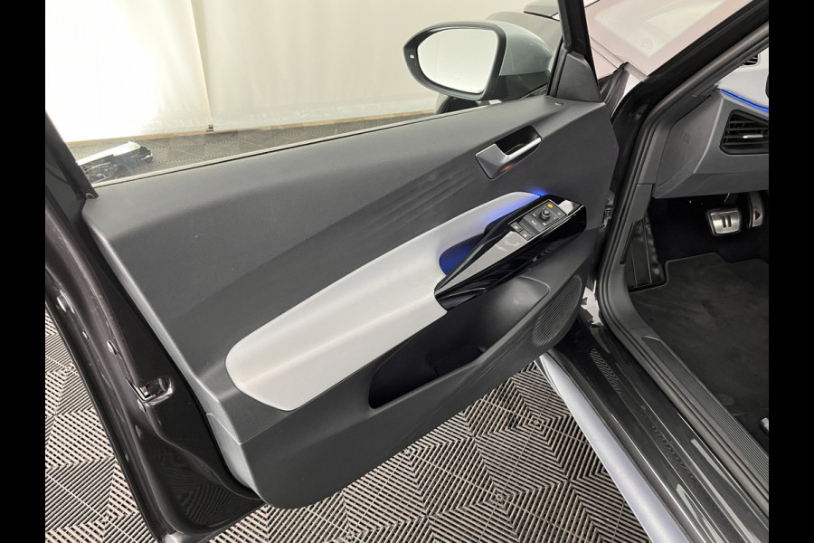 Volkswagen ID.3 First Plus 58 kWh [ 3-Fase ] (INCL.BTW) *FULL-LED | MATRIX-LED | DIGI-COCKPIT | NAVI-FULLMAP | AMBIENT-LIGHT | KEYLESS | CAMERA | COMFORT-SEATS | DAB+ | ECC | PDC | CRUISE | 19''ALU*