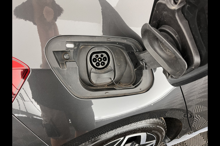 Volkswagen ID.3 First Plus 58 kWh [ 3-Fase ] (INCL.BTW) *FULL-LED | MATRIX-LED | DIGI-COCKPIT | NAVI-FULLMAP | AMBIENT-LIGHT | KEYLESS | CAMERA | COMFORT-SEATS | DAB+ | ECC | PDC | CRUISE | 19''ALU*