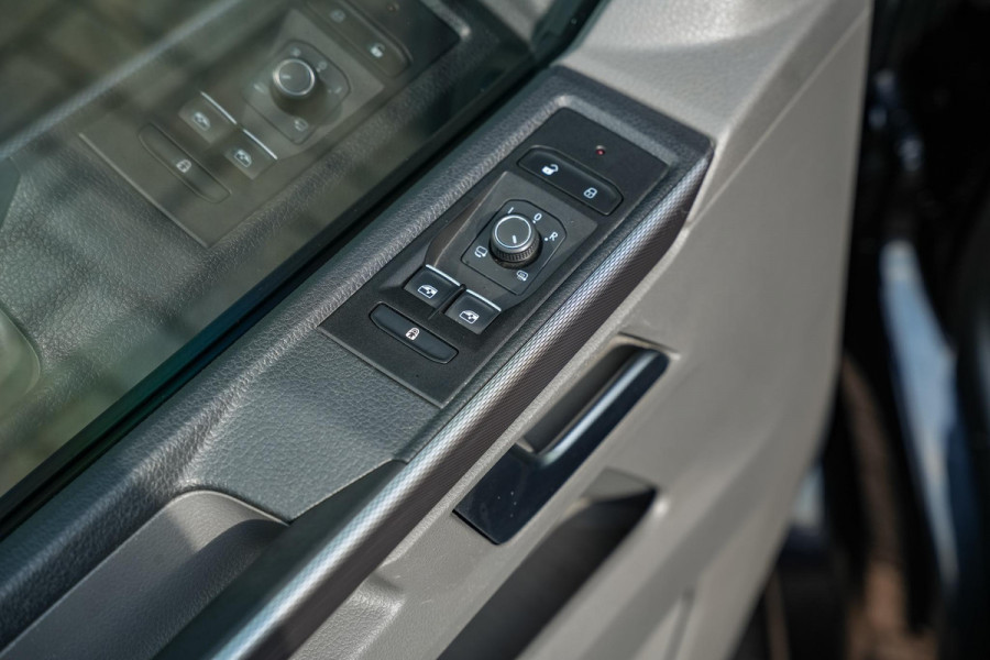 Volkswagen Transporter 2.0 TDI L2H1 31 DC Highline Caravalle ABT Elek Schuifdeur 2x ACC Camera Virtual Dash DAB+ Leer