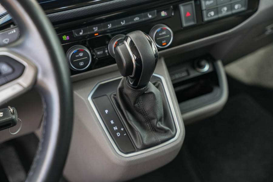 Volkswagen Transporter 2.0 TDI L2H1 31 DC Highline Caravalle ABT Elek Schuifdeur 2x ACC Camera Virtual Dash DAB+ Leer