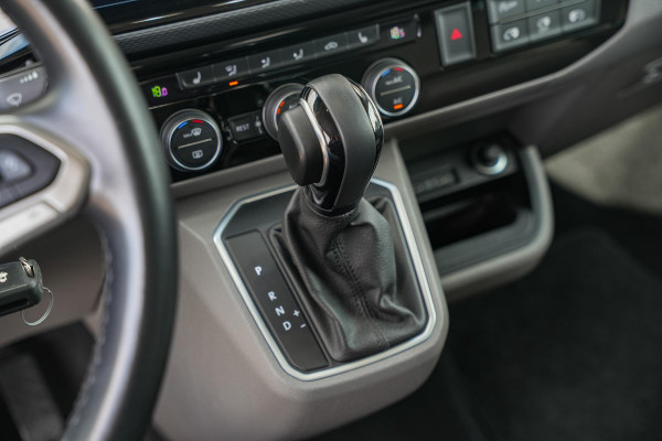 Volkswagen Transporter 2.0 TDI L2H1 31 DC Highline Caravalle ABT Elek Schuifdeur 2x ACC Camera Virtual Dash DAB+ Leer