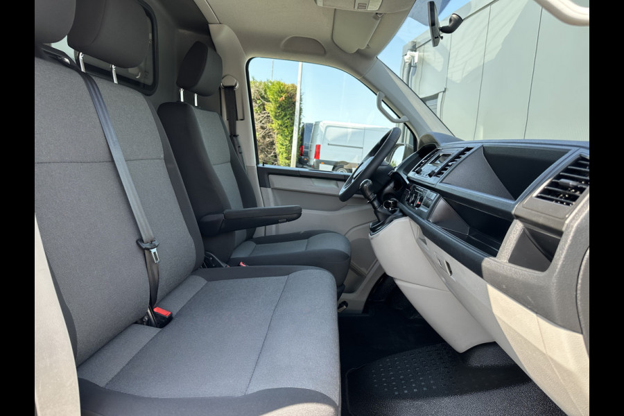 Volkswagen Transporter 2.0 TDI 102 PK / L2H1 / 1e EIG. / 58.404 KM / IMPERIAAL / TREKHAAK / AIRCO / CRUISE CONTROL